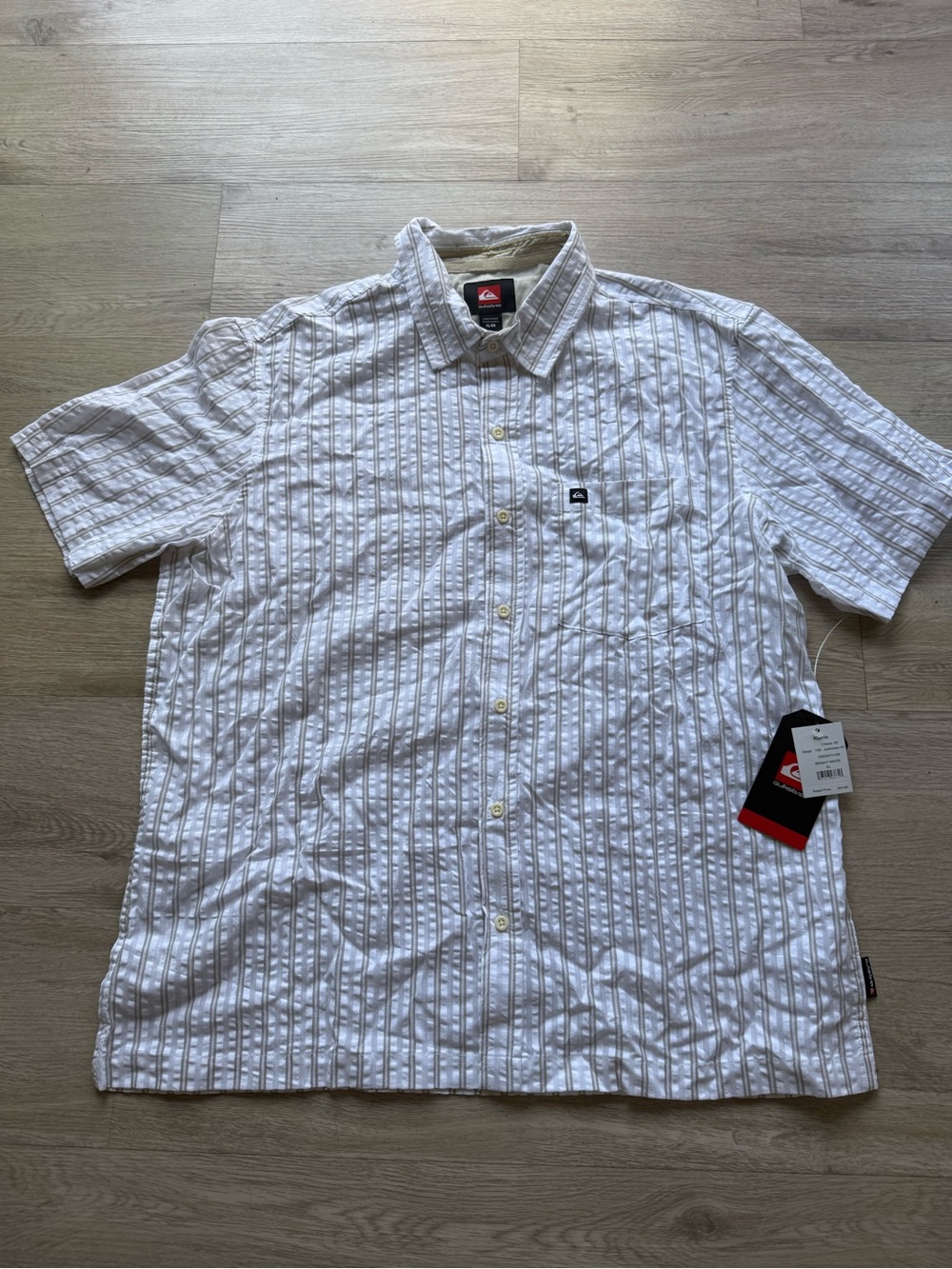 NWT Quiksilver White Short-Sleeve Textured Button-Down Shirt